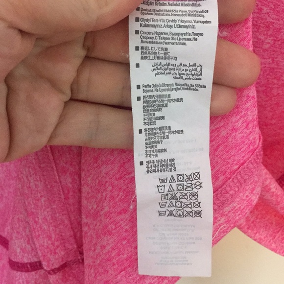 UNDER ARMOUR Sports Top - Picture 7 of 7